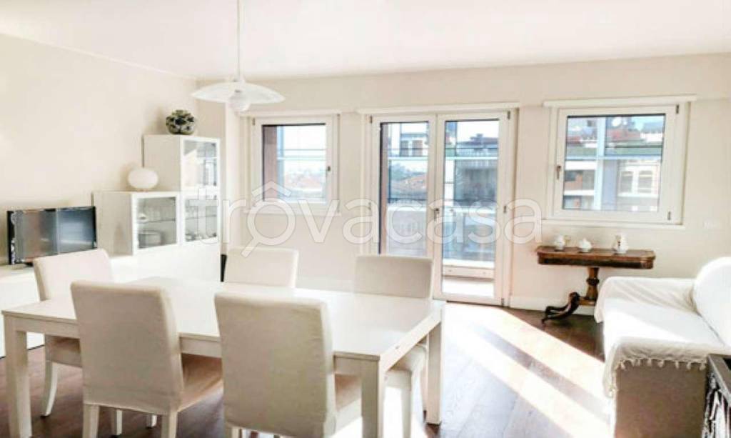 appartamento in affitto a Milano in zona Isola