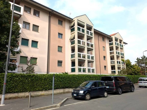 appartamento in affitto a Milano in zona Trenno