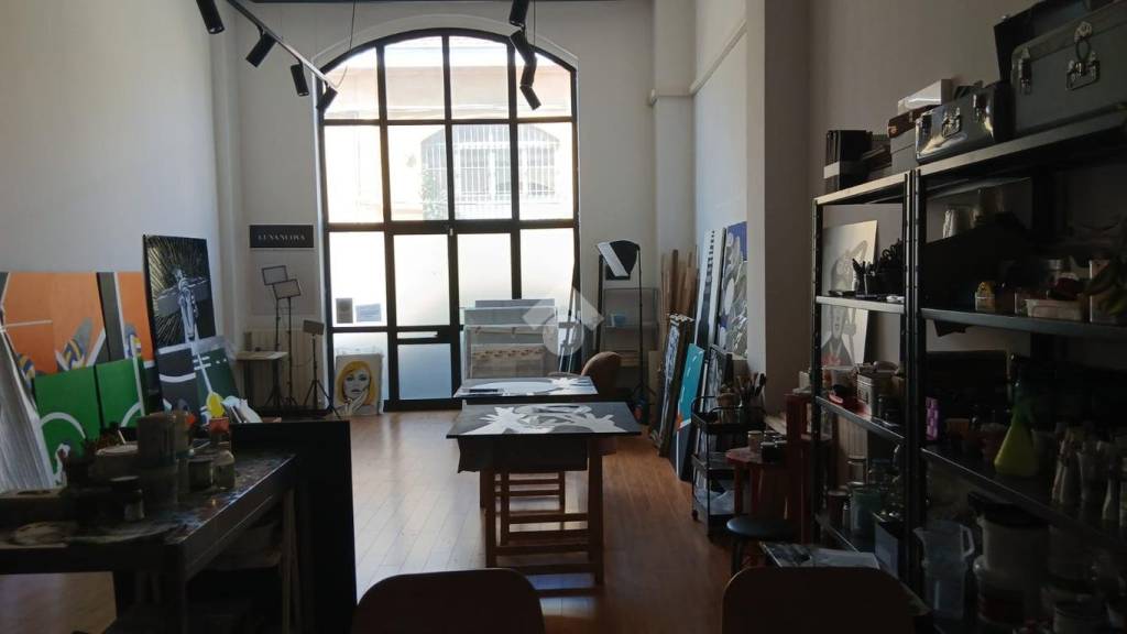 negozio in affitto a Milano in zona Barona