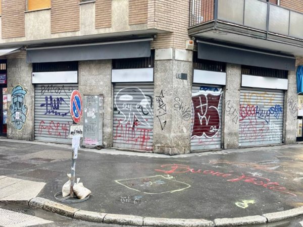 negozio in affitto a Milano in zona Piazzale Lodi