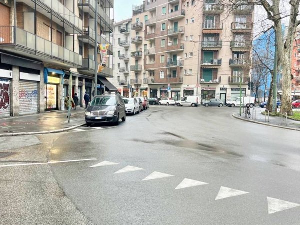 negozio in affitto a Milano in zona Piazzale Lodi