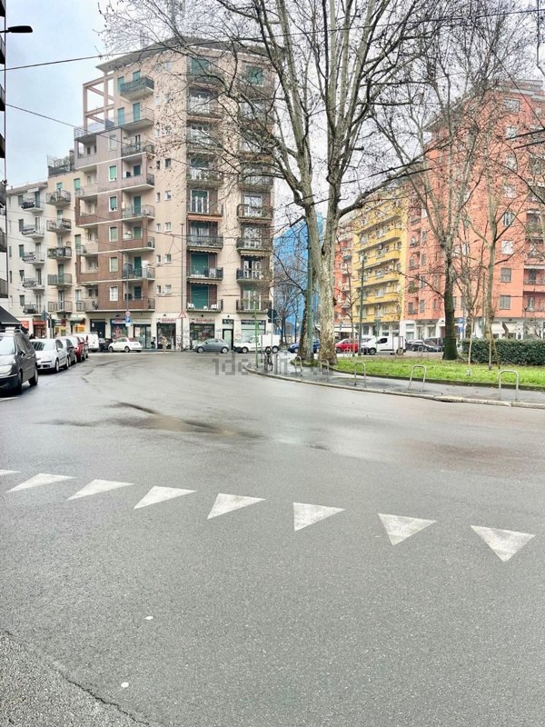 negozio in affitto a Milano in zona Piazzale Lodi