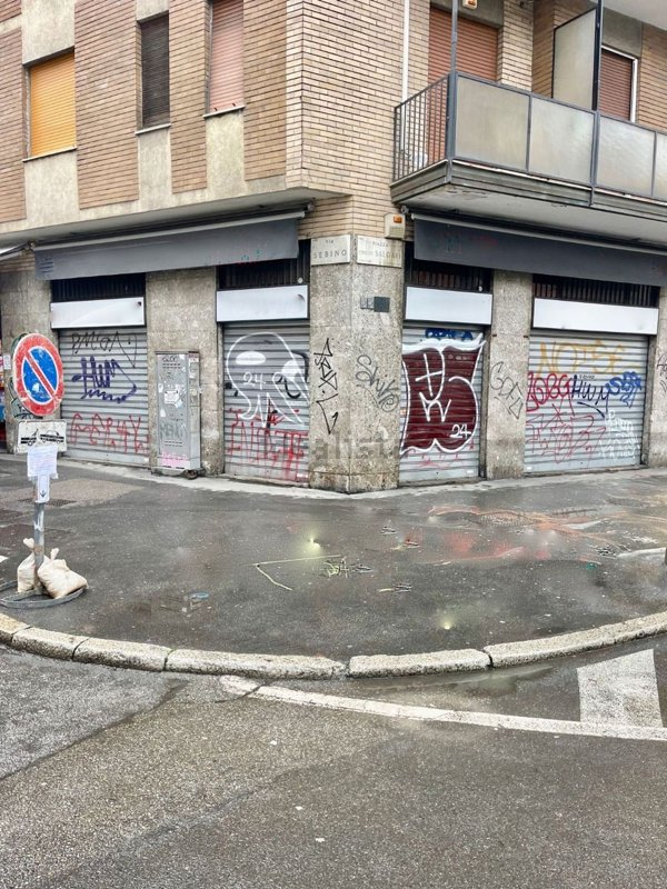 negozio in affitto a Milano in zona Piazzale Lodi