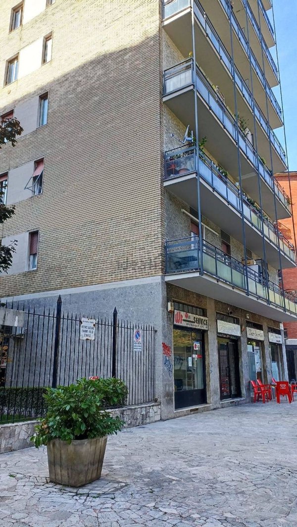 ufficio in affitto a Milano in zona Lorenteggio