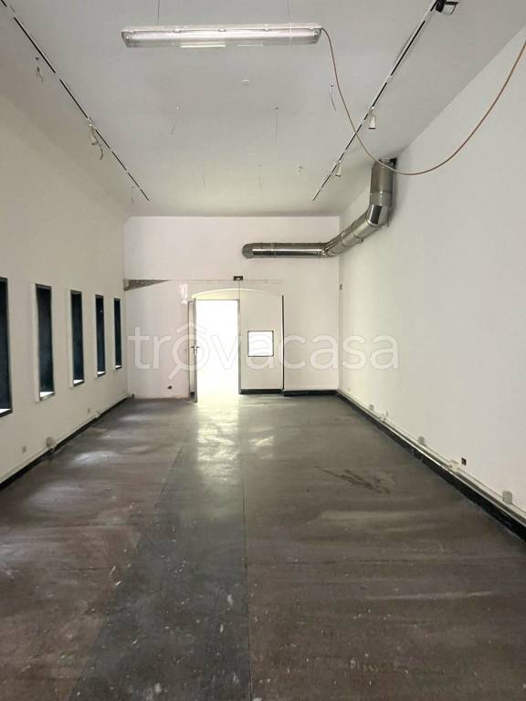 negozio in affitto a Milano