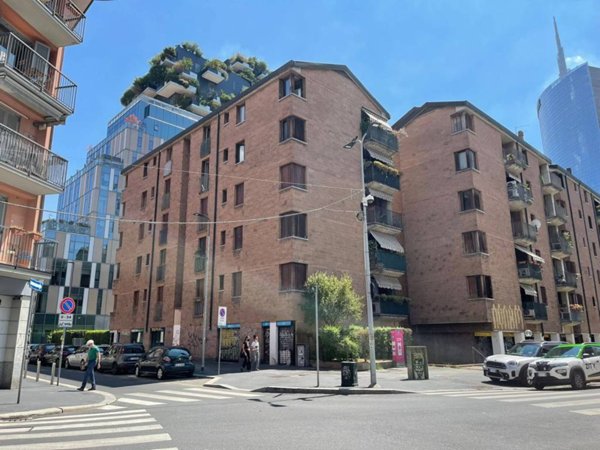 negozio in affitto a Milano in zona Isola