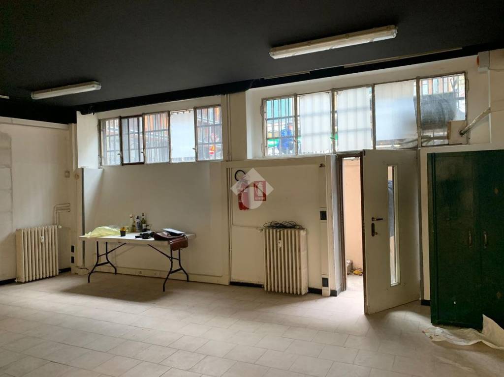 negozio in affitto a Milano in zona Solari