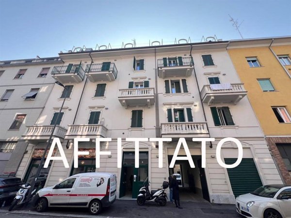 negozio in affitto a Milano in zona Rogoredo