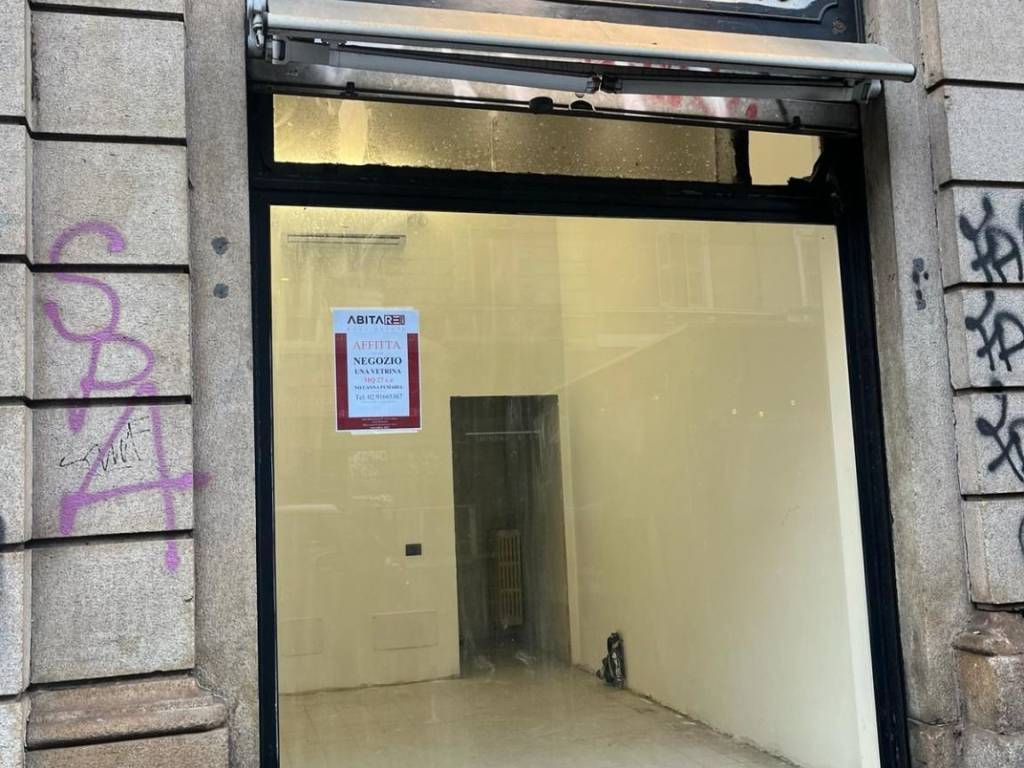 negozio in affitto a Milano in zona Porta Genova