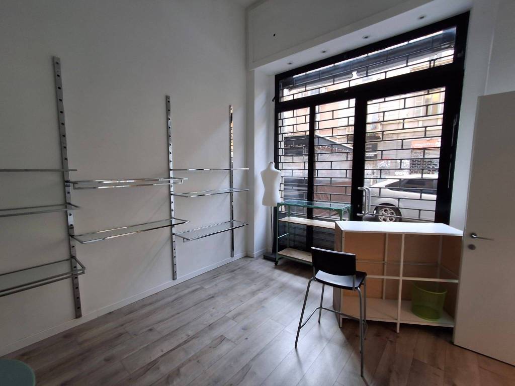 negozio in affitto a Milano in zona Porta Genova