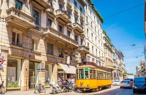 locale commerciale in affitto a Milano