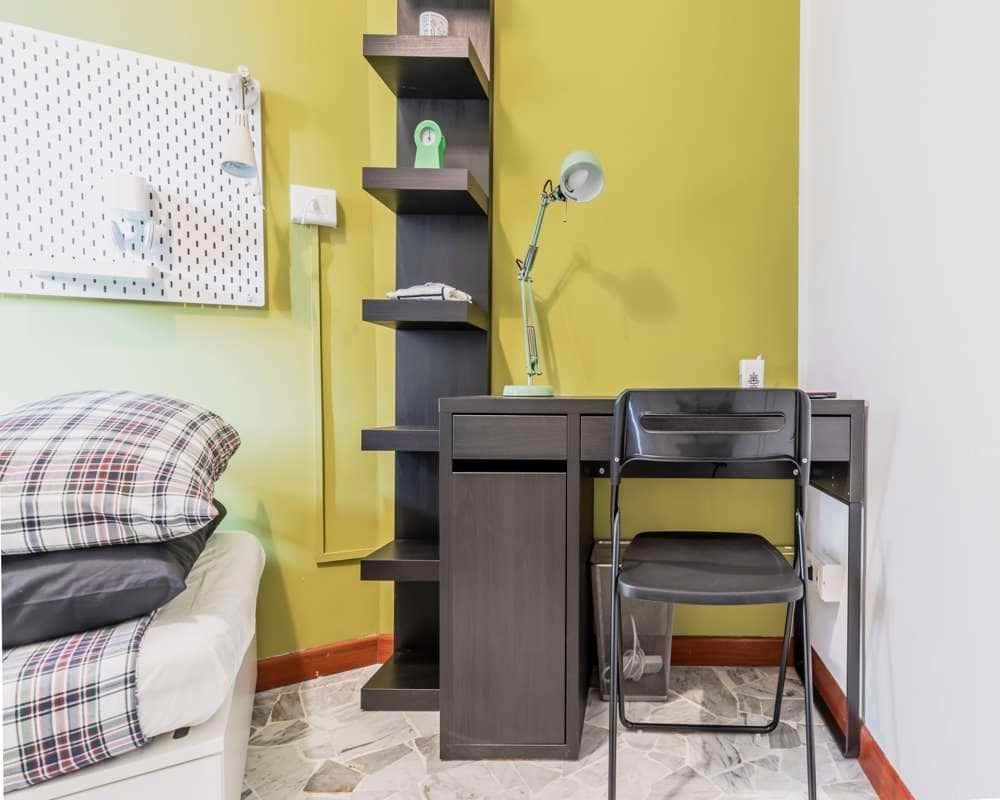 negozio in affitto a Milano in zona Lorenteggio