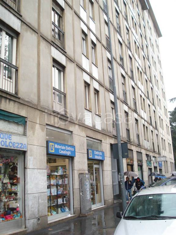 appartamento in affitto a Milano in zona Lorenteggio