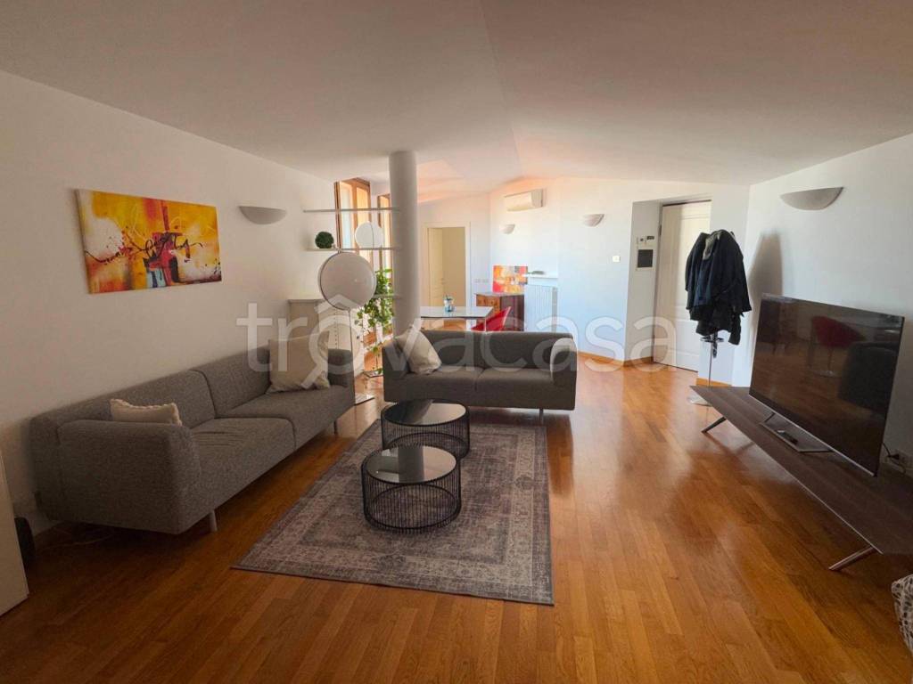 appartamento in affitto a Milano in zona Sempione