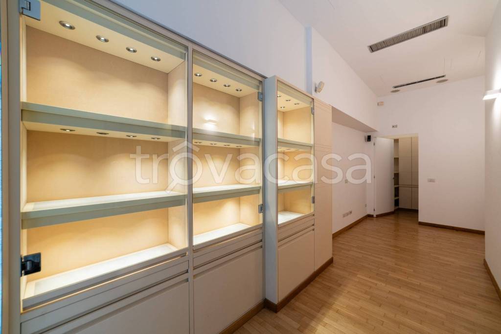 negozio in affitto a Milano in zona Brera