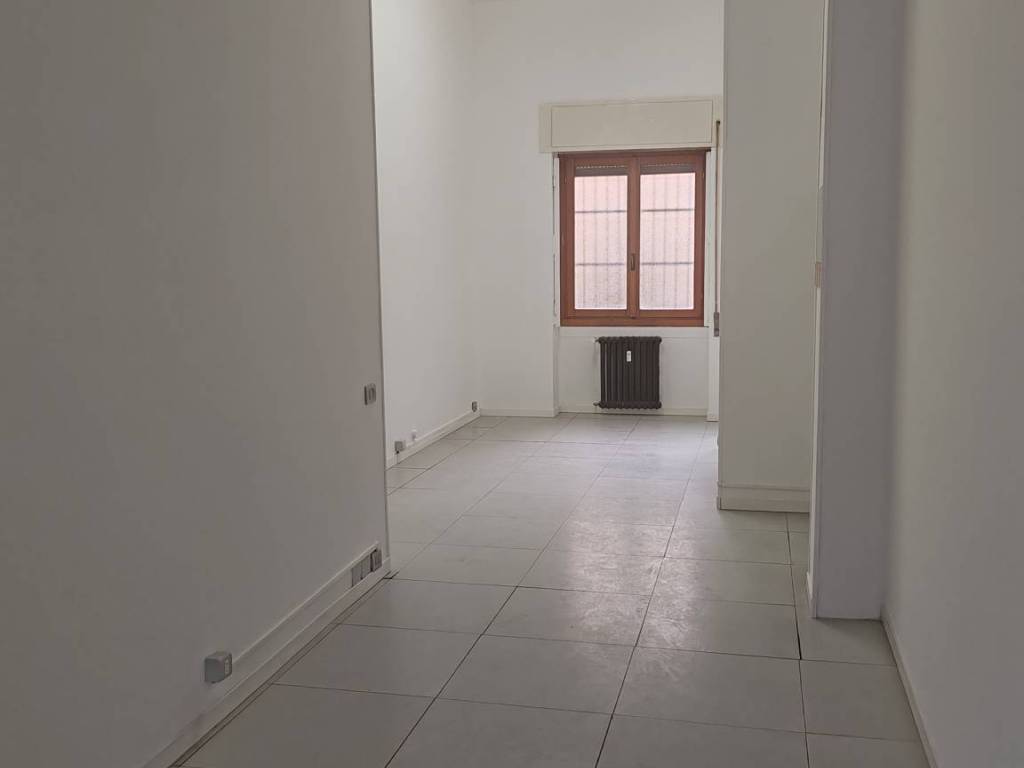 negozio in affitto a Milano in zona Ortica