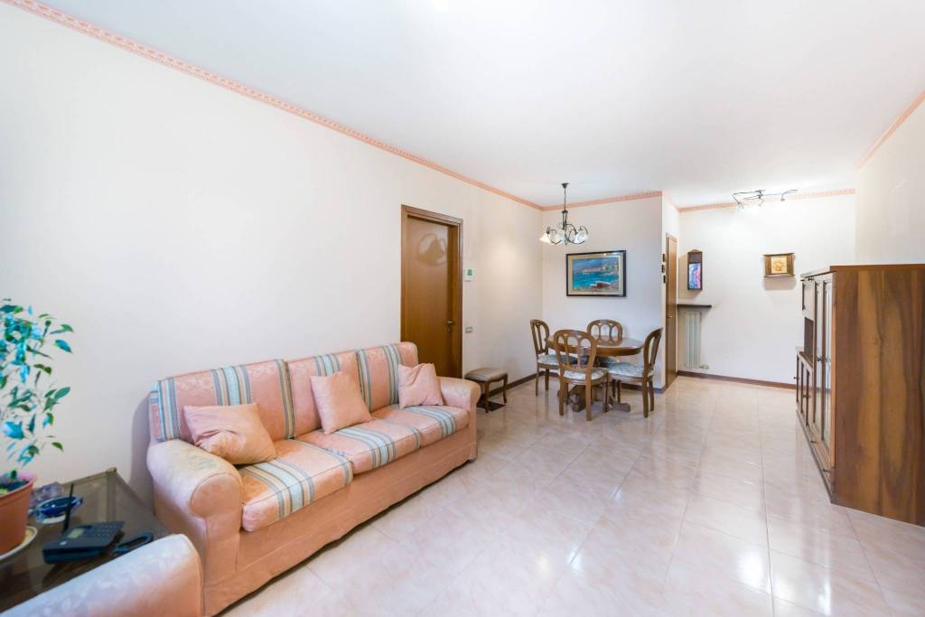 appartamento in affitto a Milano in zona Lorenteggio