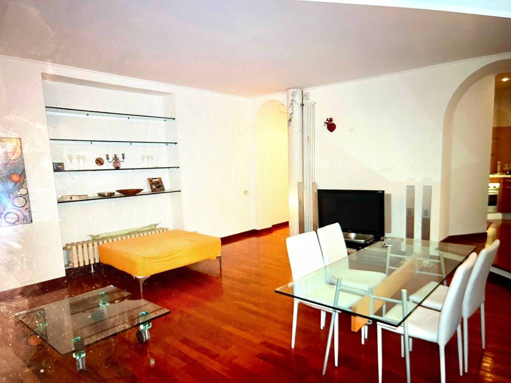 appartamento in affitto a Milano in zona Centro Direzionale