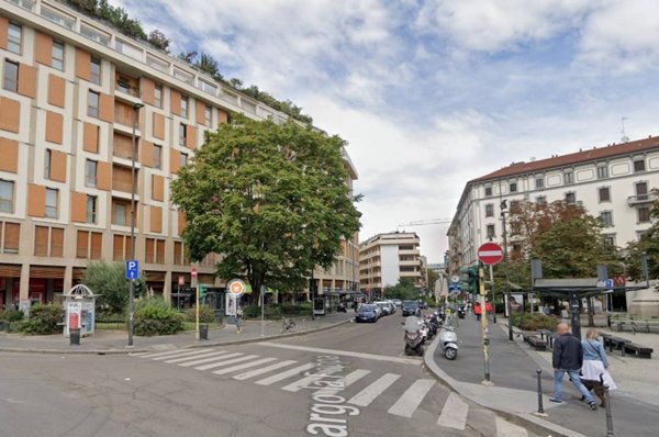 negozio in affitto a Milano in zona Porta Nuova