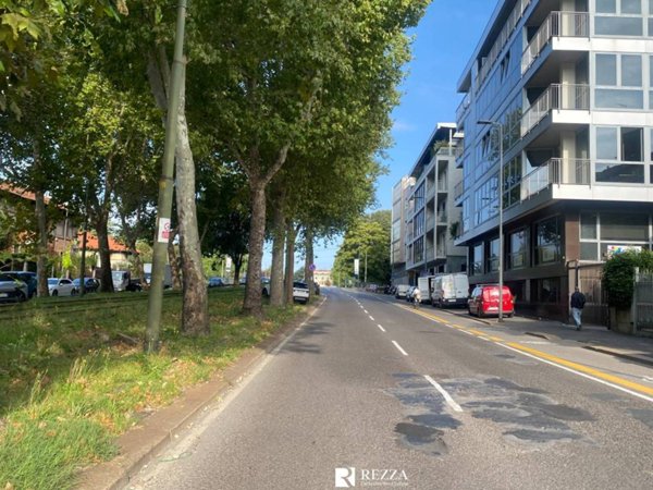 ufficio in affitto a Milano in zona Maggiolina