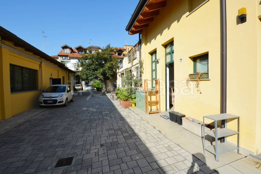 appartamento in affitto a Milano in zona Porta Genova