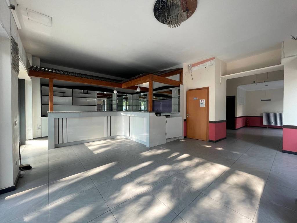 negozio in affitto a Milano