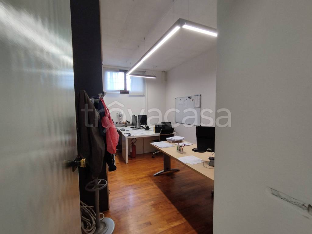 ufficio in affitto a Milano