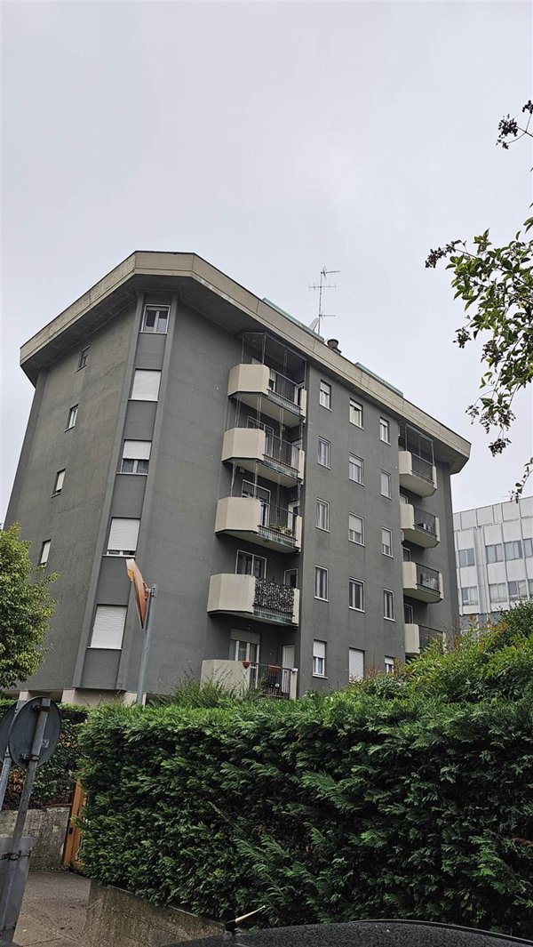 appartamento in affitto a Milano in zona Lorenteggio