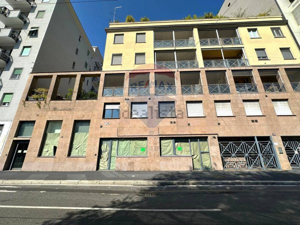locale commerciale in affitto a Milano in zona Porta Genova