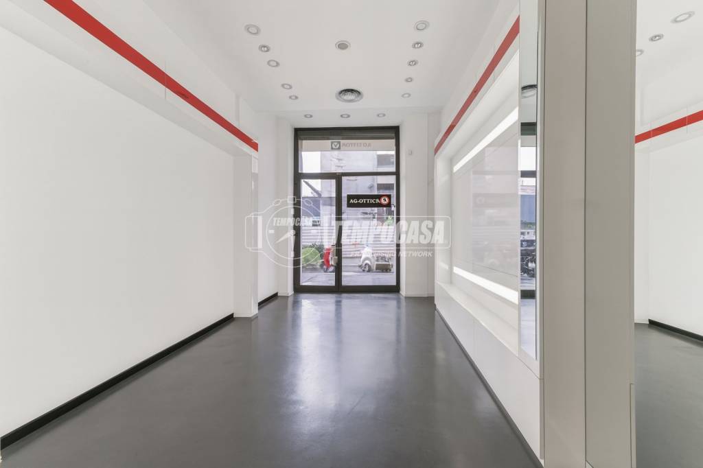 negozio in affitto a Milano in zona Porta Nuova