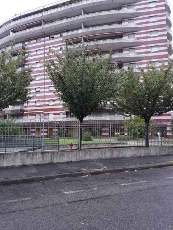 negozio in affitto a Milano in zona Bruzzano