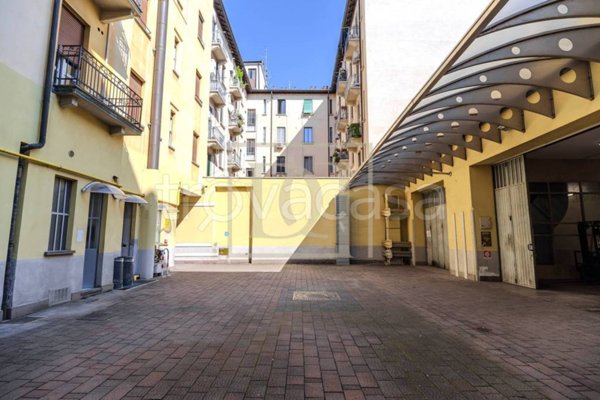 locale commerciale in affitto a Milano in zona XXII Marzo