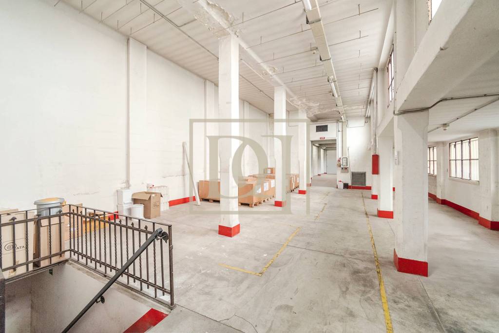 locale commerciale in affitto a Milano in zona XXII Marzo