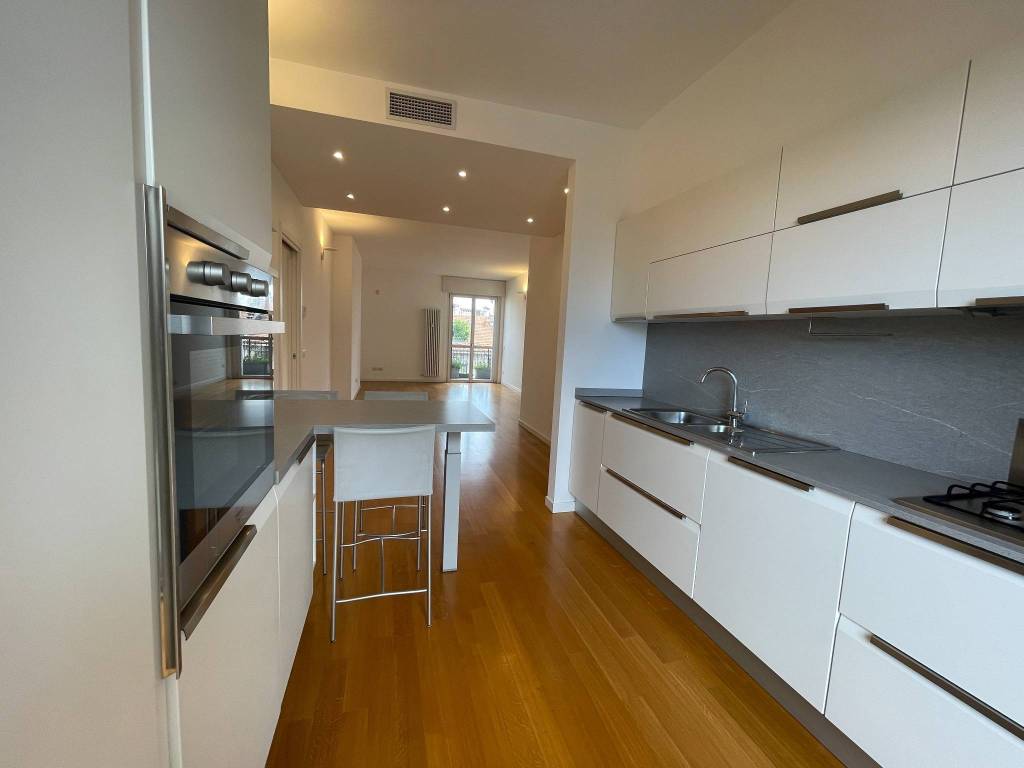 appartamento in affitto a Milano in zona Centro Direzionale