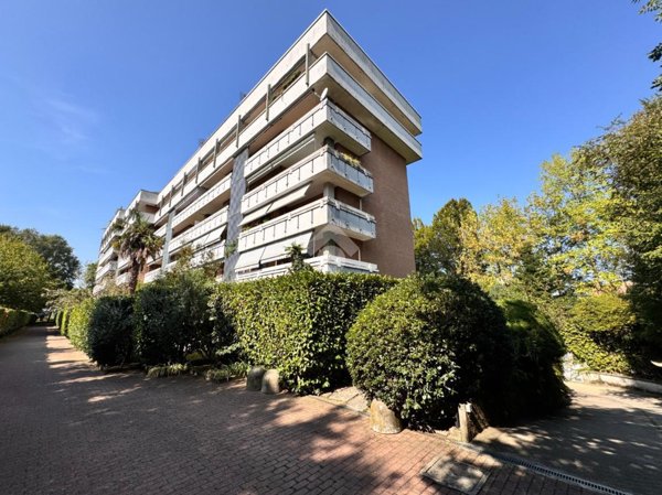 appartamento in affitto a Milano in zona Trenno