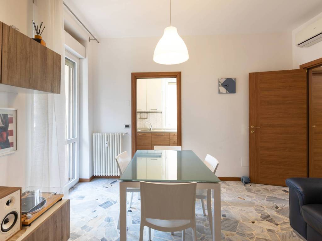 appartamento in affitto a Milano in zona Famagosta