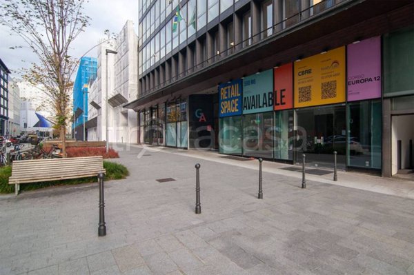 negozio in affitto a Milano