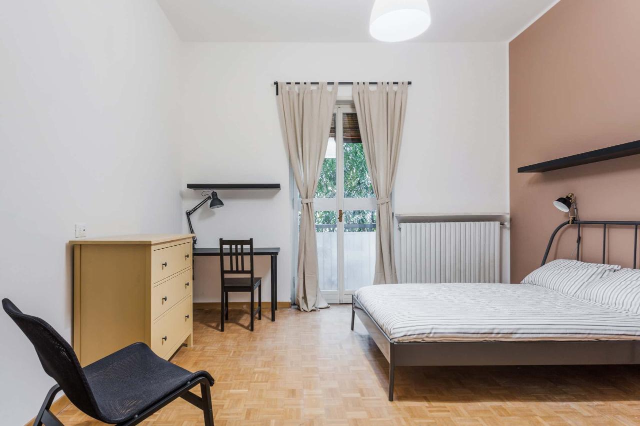 negozio in affitto a Milano in zona Guastalla