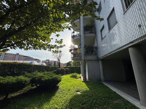 appartamento in affitto a Milano in zona Famagosta
