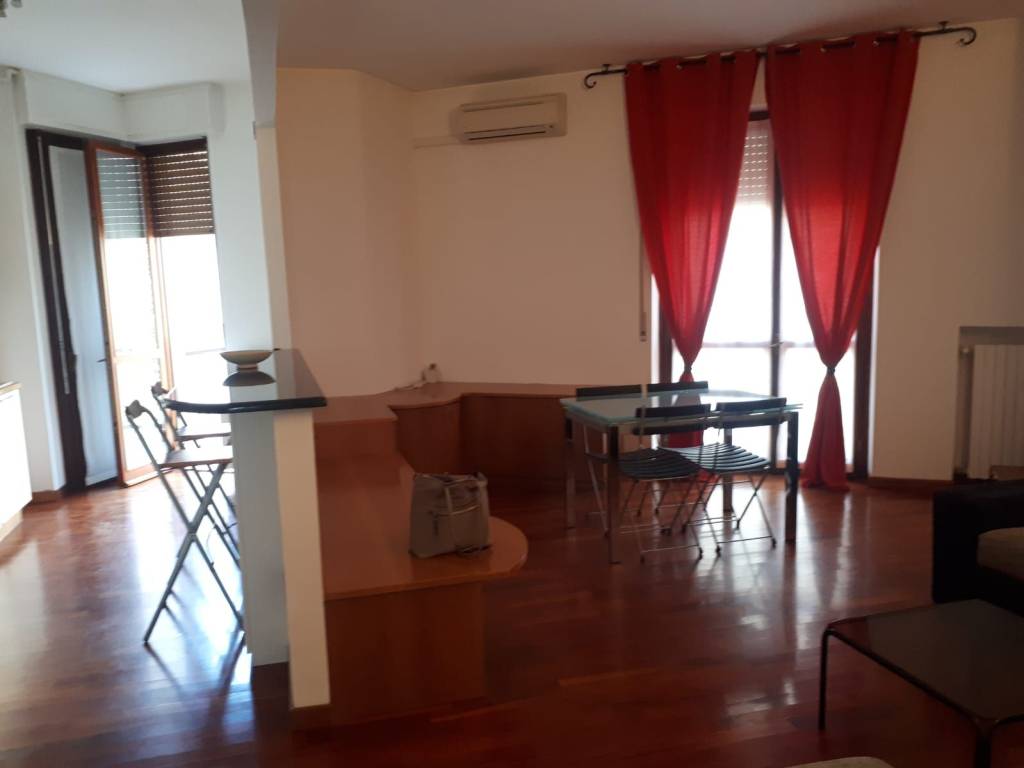 appartamento in affitto a Milano in zona Solari