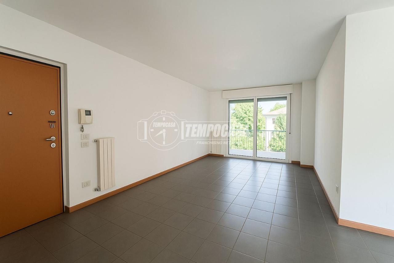 appartamento in affitto a Milano in zona Adriano