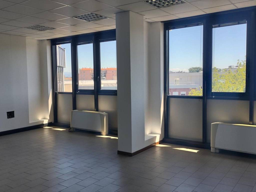 ufficio in affitto a Milano in zona Forlanini