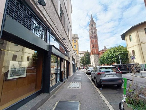 negozio in affitto a Milano
