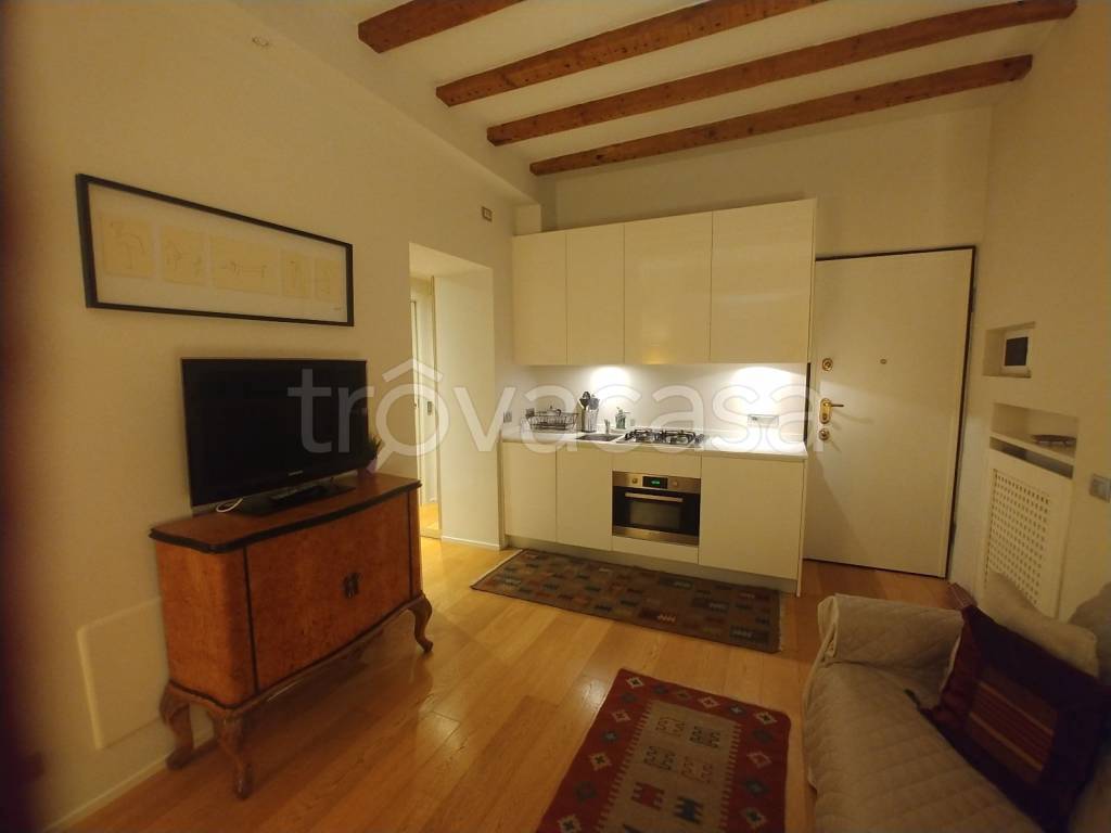 appartamento in affitto a Milano in zona Porta Genova