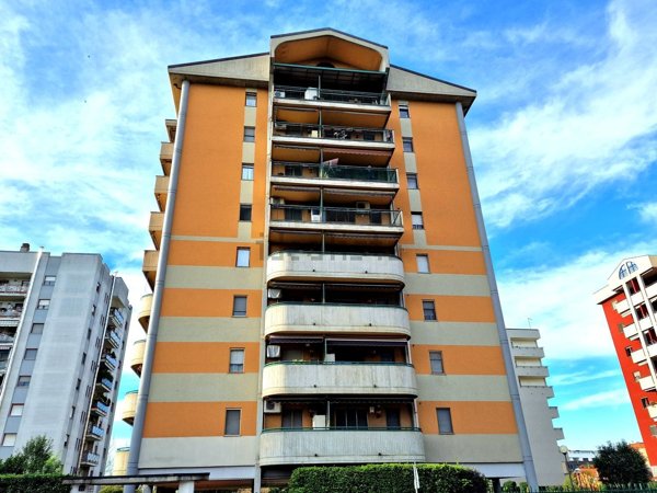 appartamento in affitto a Milano in zona San Cristoforo