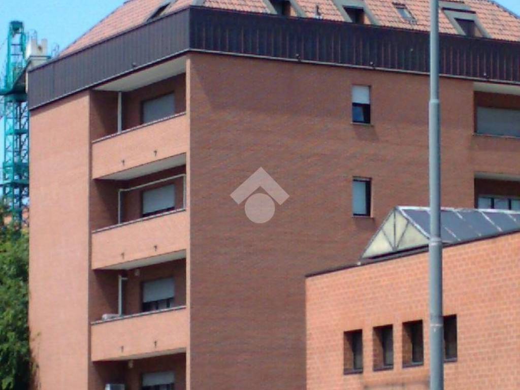 ufficio in affitto a Milano in zona Famagosta