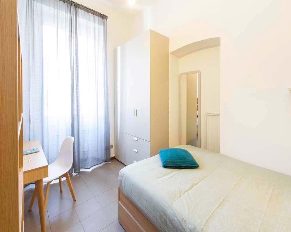 negozio in affitto a Milano in zona Morivione
