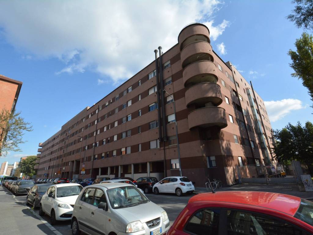 appartamento in affitto a Milano in zona Famagosta