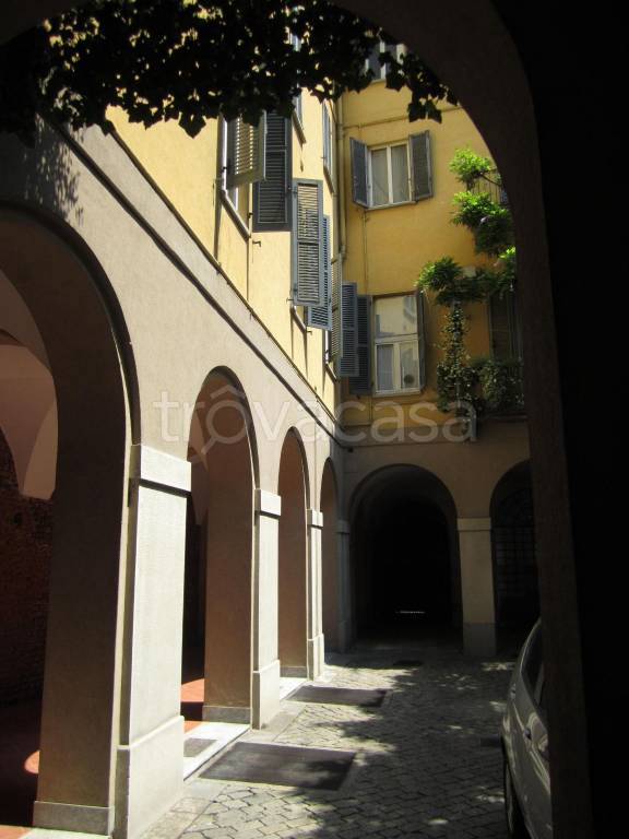 appartamento in affitto a Milano in zona Sant'Ambrogio