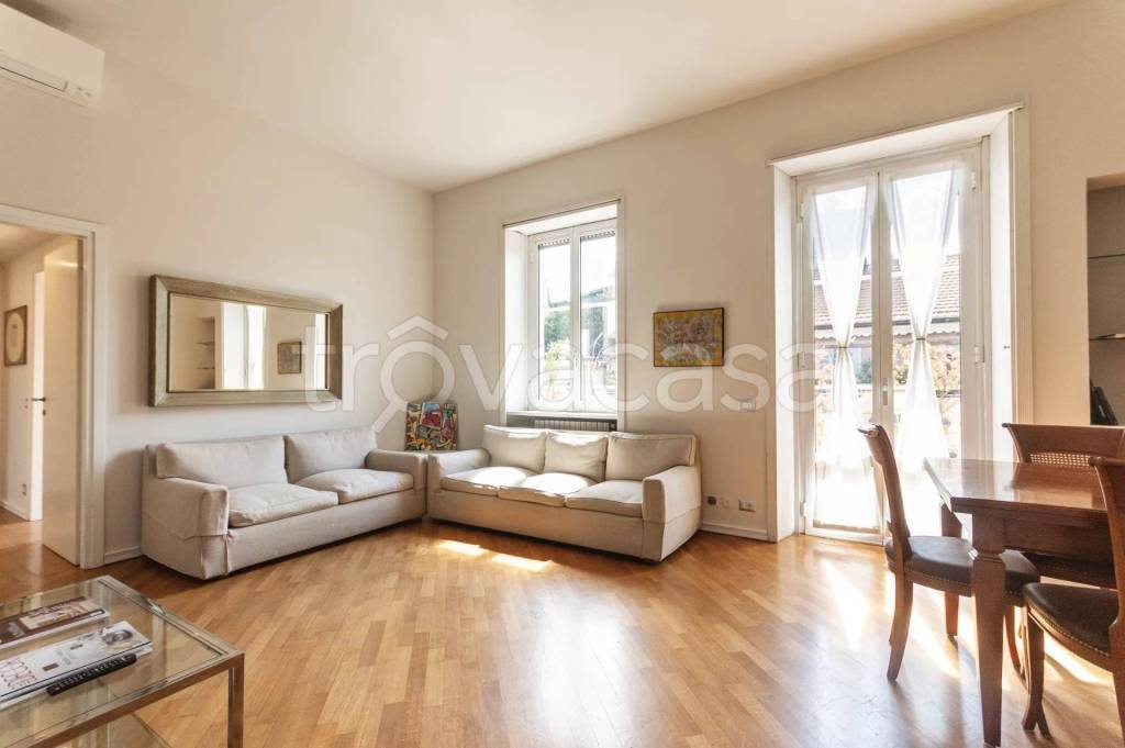 appartamento in affitto a Milano in zona Sant'Ambrogio